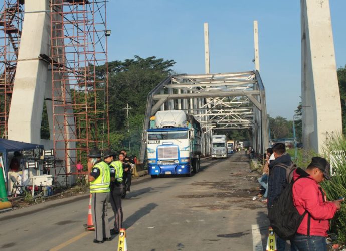 Se restablece el paso por el puente Nahualate