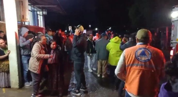 CONRED comunicó que, tras la explosión de pirotecnia en el parque central de Cahabón, se ha proporcionado asistencia humanitaria a los familiares afectados