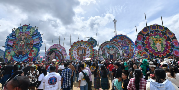 Para Guatemala, lograr que la elaboración de los barriletes gigantes sea reconocida por la UNESCO sería un paso importante para preservarla y valorarla a nivel mundial