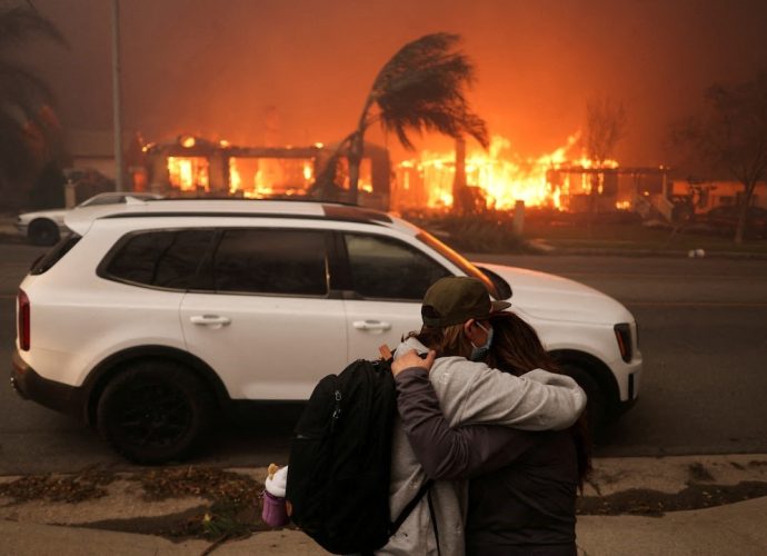 Catástrofe en California: Gigantesco incendio devasta Hollywood y amenaza a la metrópoli