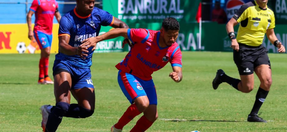 Los Rojos del Municipal inician su travesía por el torneo Clausura de la liga nacional de futbol