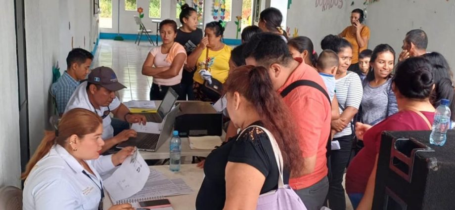 Entregan Bono Campesino en Santa Rosa