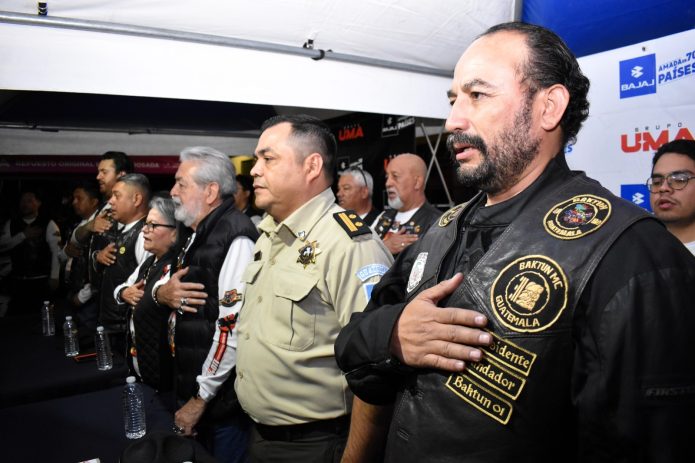 Voluntarios Zorros Guardianes Listos para la Caravana del Zorro