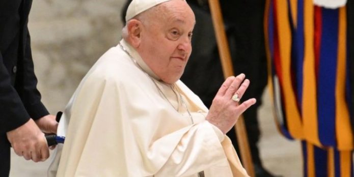 Cardenales en Roma rezarán el Rosario por la salud del Papa Francisco en la Plaza de San Pedro