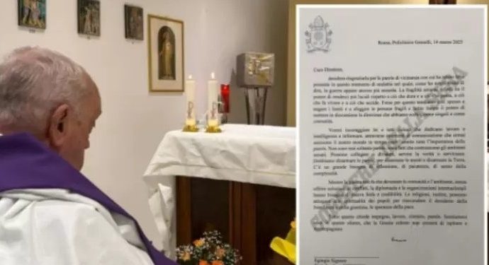 En una carta enviada desde el hospital, el Papa Francisco pide «desarmar la Tierra»