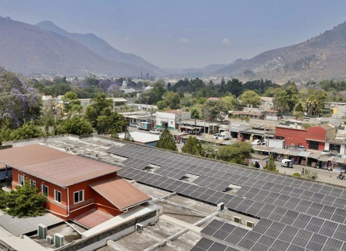 El ministerio de Salud Pública y Asistencia Social fortalece la sostenibilidad del Sistema Hospitalario con Energía Solar