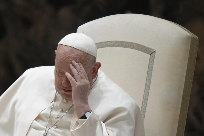 El Papa Francisco continúa con fisioterapia y tratamiento de oxígeno tras recibir ventilación mecánica