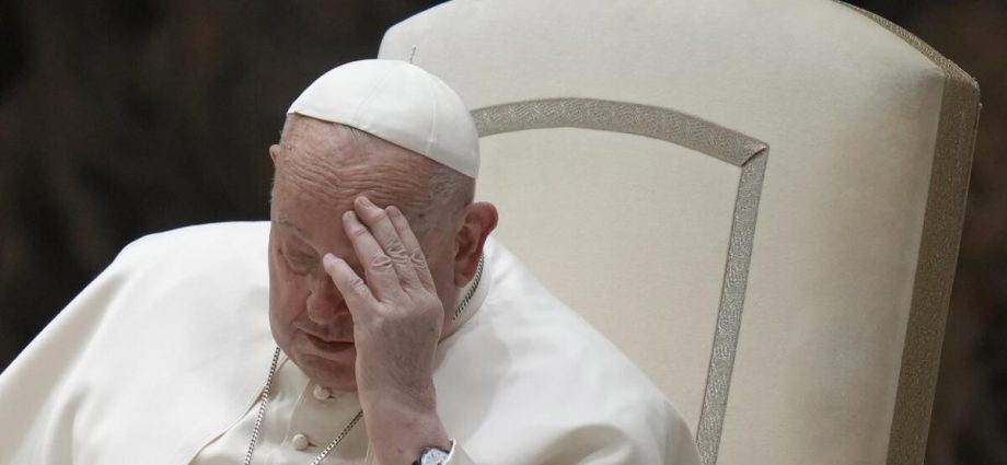 El Papa Francisco continúa con fisioterapia y tratamiento de oxígeno tras recibir ventilación mecánica