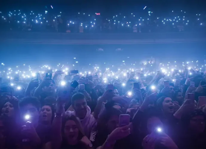 El Cerebro en la Era Digital: Entre Pantallas y Plasticidad, una Transformación Constante
