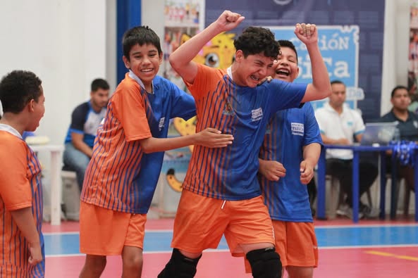 El INEB Rafael Landívar de Suchitepéquez se coronó campeón nacional de balonmano masculino