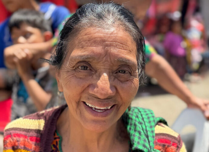Esperanza en Medio de la Adversidad: El MIDES Brinda Apoyo a Familias Damnificadas por Sismos en Sacatepéquez
