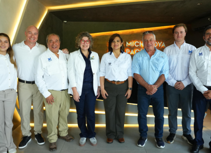 Vicepresidenta Herrera supervisa proyectos estratégicos de generación de empleo junto al Gabeco. Vicepresidenta Herrera supervisa proyectos estratégicos de generación de empleo junto al Gabeco.