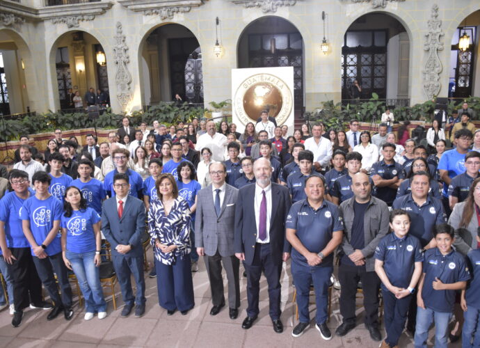 Guatemala Juramenta a sus Selecciones Nacionales de Matemática y Robótica para Competencias Internacionales Guatemala Juramenta a sus Selecciones Nacionales de Matemática y Robótica para Competencias Internacionales