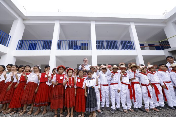 Presidente Arévalo Concluye Gira en Alta Verapaz Supervisando Obras Clave y Fortaleciendo la Transparencia Presidente Arévalo Concluye Gira en Alta Verapaz Supervisando Obras Clave y Fortaleciendo la Transparencia