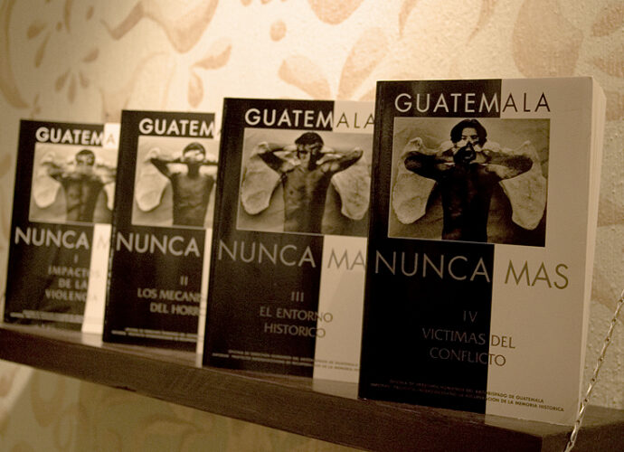 El valor de la memoria: Se conmemoran 28 años del informe «Guatemala: Nunca Más»