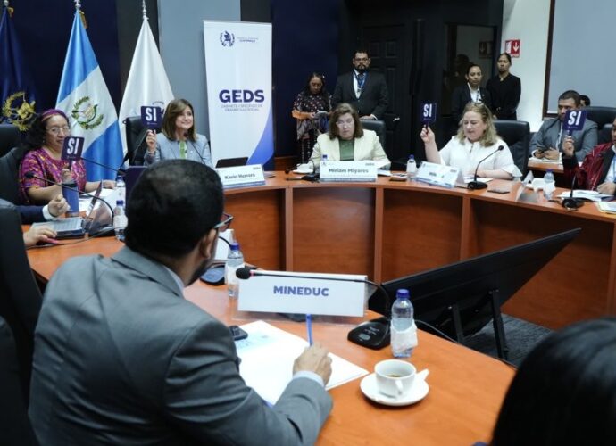 Impulsan acciones y reportan avances en favor de la niñez y adolescencia en el país.