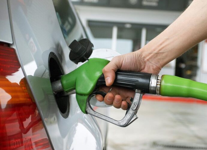 MEM oficializa reglamento de apoyo a consumidores de combustibles