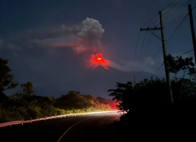 CONRED reporta disminución de la actividad en el volcán de Fuego y coordina el retorno de familias albergadas CONRED reporta disminución de la actividad en el volcán de Fuego y coordina el retorno de familias albergadas