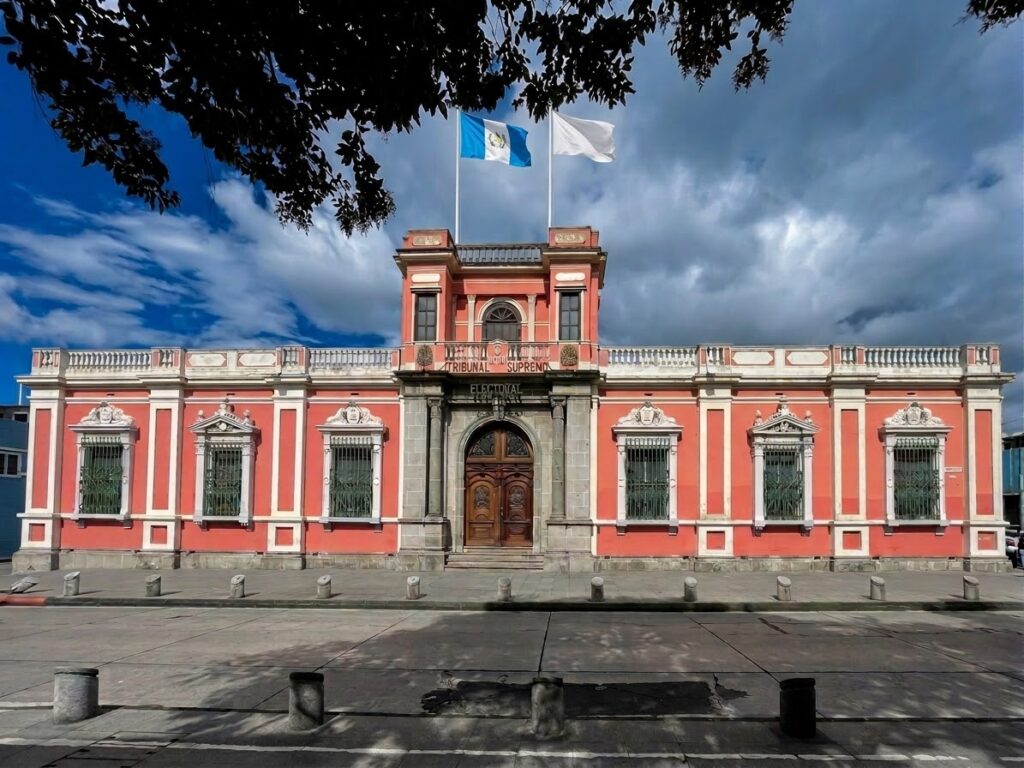 Retos y estancamiento legislativo: los desafíos de la Ley Electoral según Renzo Rosal Retos y estancamiento legislativo: los desafíos de la Ley Electoral según Renzo Rosal