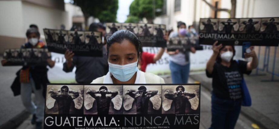 Nery Rodenas llama a los jóvenes a conocer la historia y combatir la desinformación